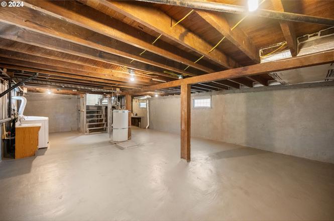 Building Photo - 3727 NE 10th Ave