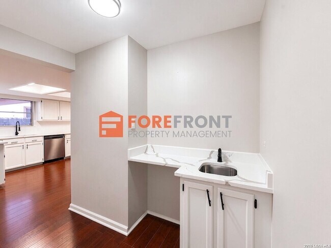 Building Photo - 5346 San Benito Dr