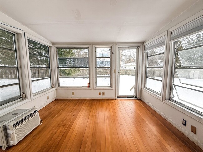 Building Photo - 16 Christy Ln