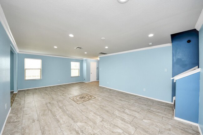 Building Photo - 12102 Helvick Cres Ave