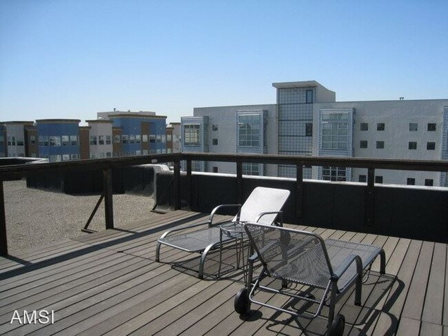 Building Photo - Sweet South of Market Studio Condo ~ Roof ...