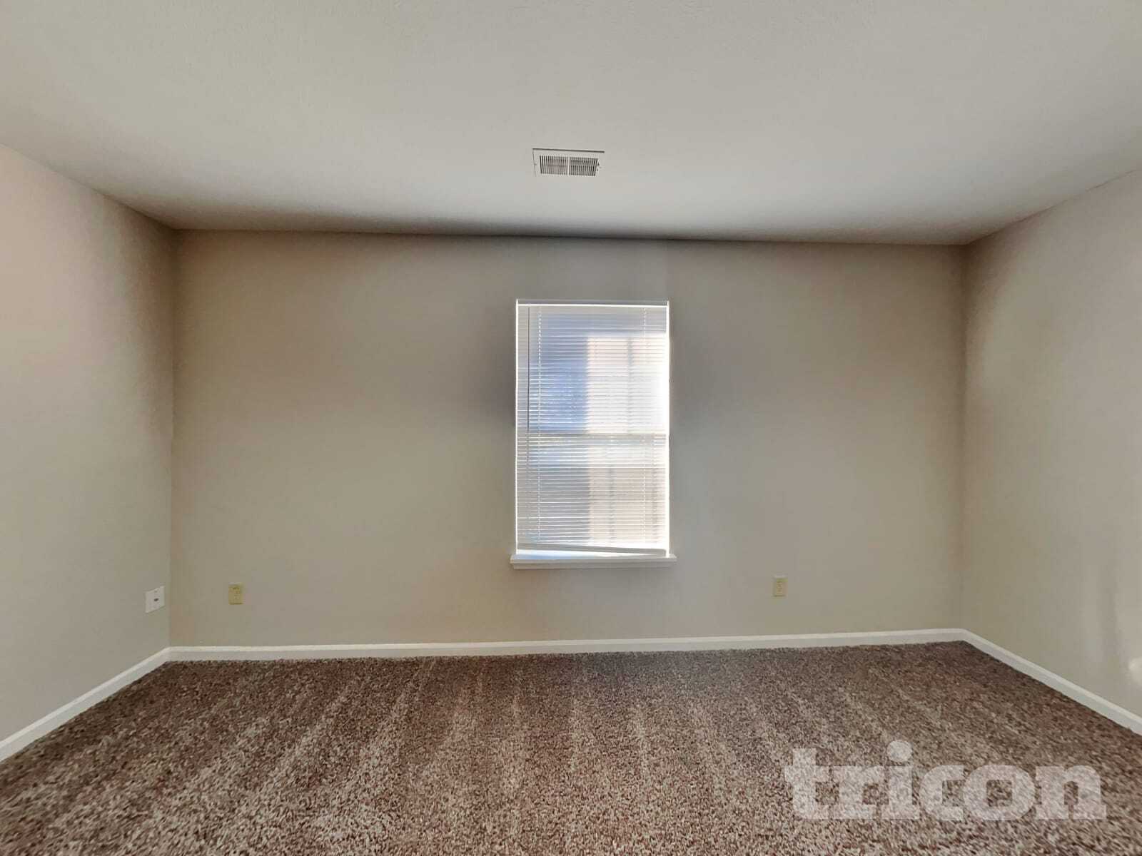 Building Photo - 8623 Robin Run Way