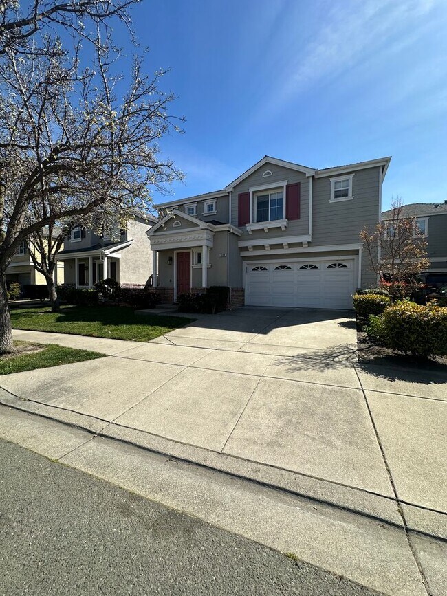 Building Photo - Beautiful 3 Bed, 2.5 Bath Home with Garage, Spacious Layout & Private Yard in Desirable Hercules ...