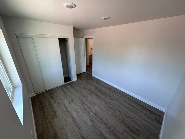 Building Photo - 218 Doolittle Dr