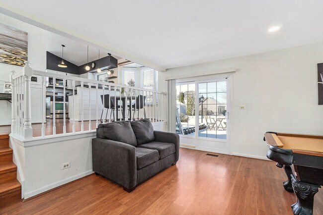 Building Photo - 1191 Easton Dr