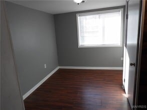 Building Photo - 10332 Transit Rd