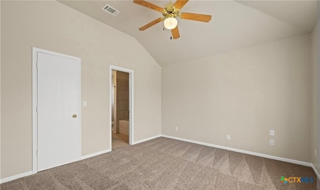 Building Photo - 2908 Southhill Dr