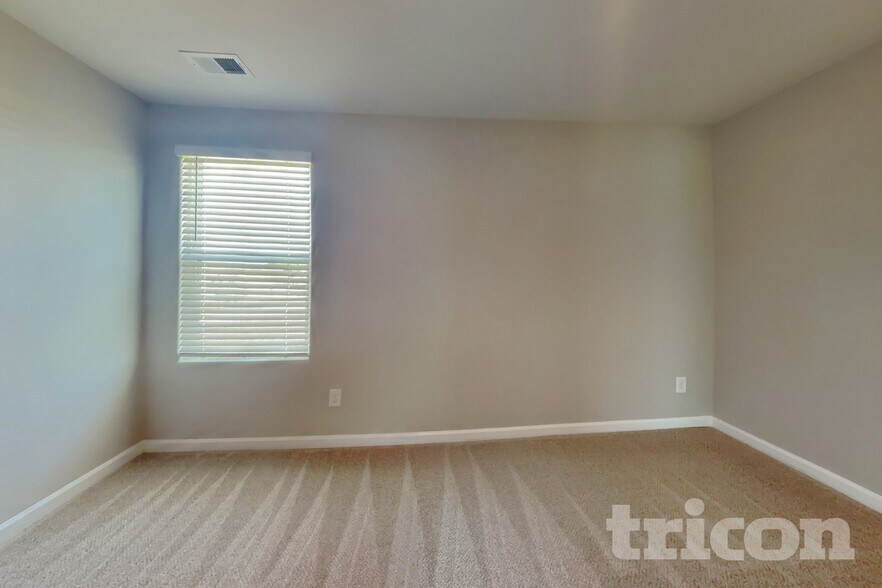 Building Photo - 260 Chedworth Dr