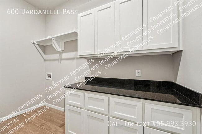 Building Photo - 600 Dardanelle Pass