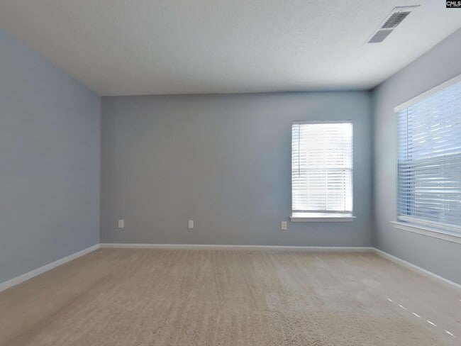 Building Photo - 156 Springway Dr