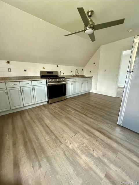 Building Photo - 265 Mayflower Ave