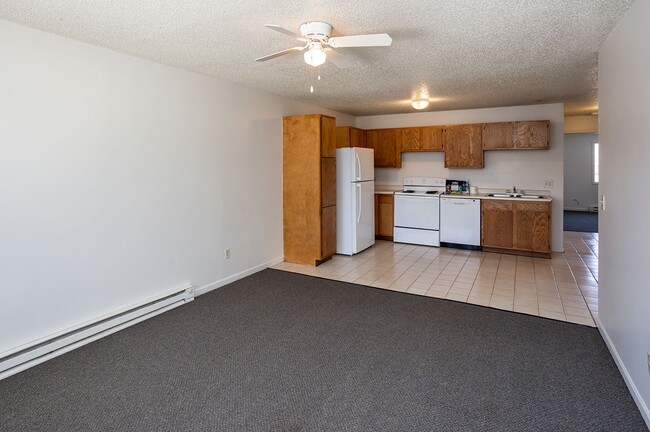 Building Photo - 1676 S 15th Ave W