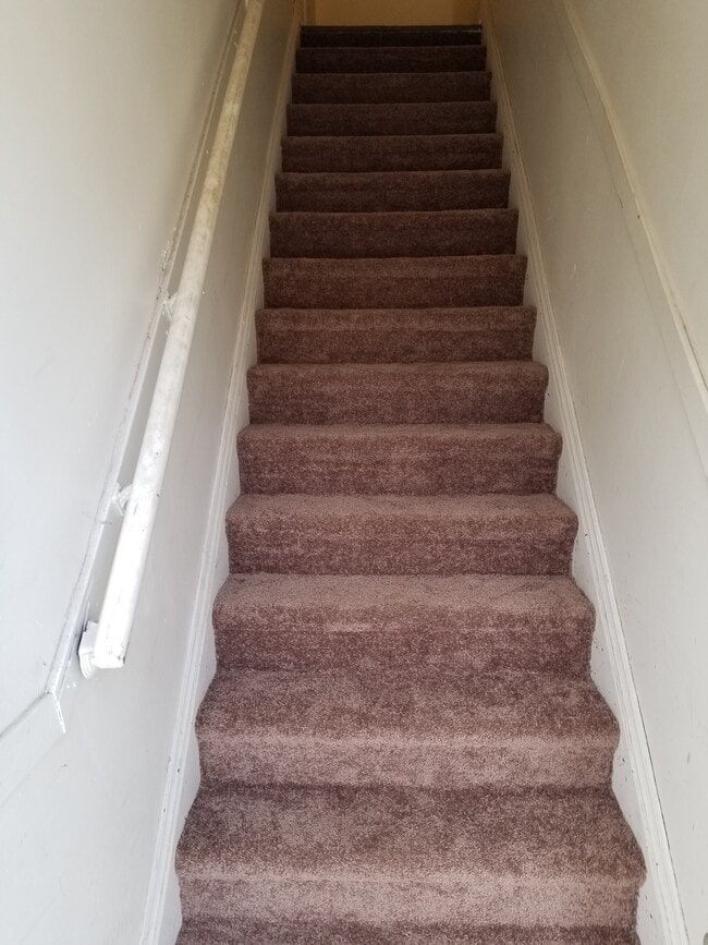 Building Photo - 609 W Cottonwood St