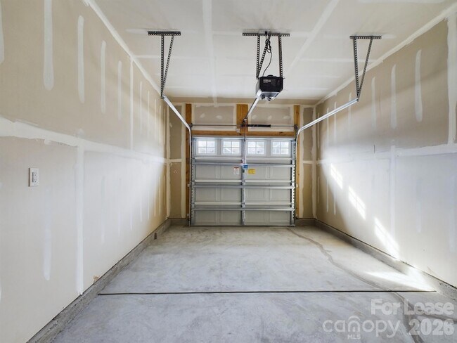 Building Photo - 8021 Murray Br Dr