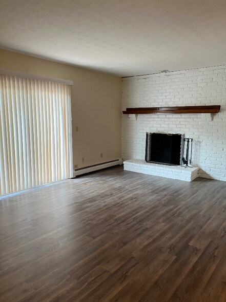 Building Photo - 2065 Sutton Ave