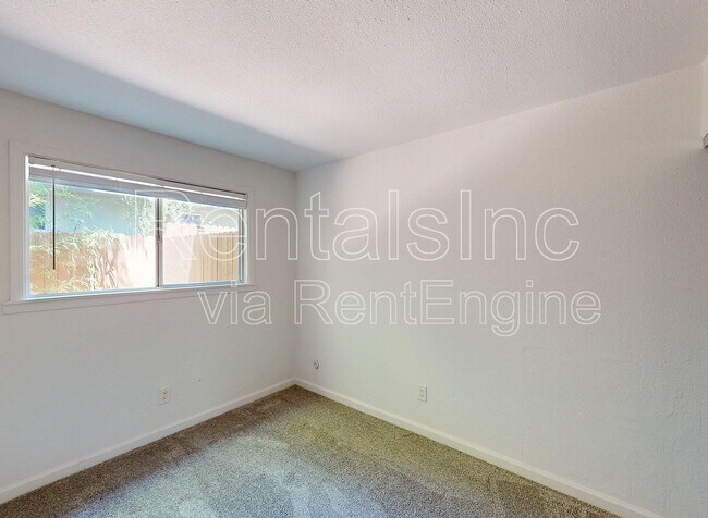 Building Photo - 18167 Happy Ln