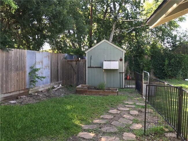 Building Photo - 3406 Valley Pike Rd