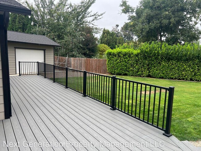 Building Photo - 3 br, 1 bath House - 751 Laksonen Loop