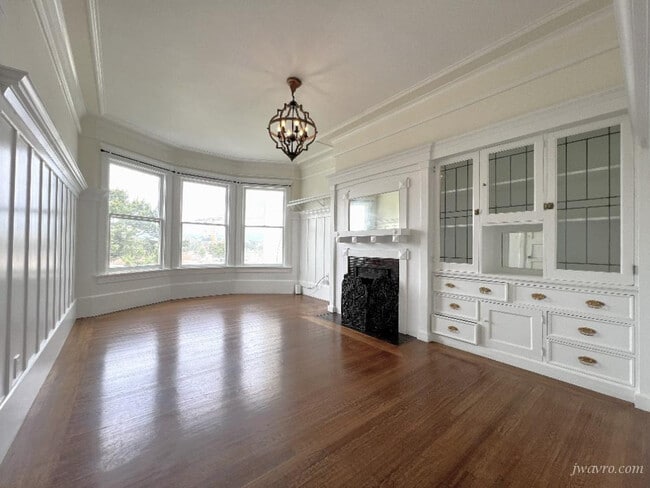 Building Photo - 250-254-254 Carl St