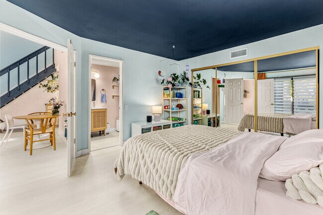 Building Photo - 3650 Avocado Village Ct