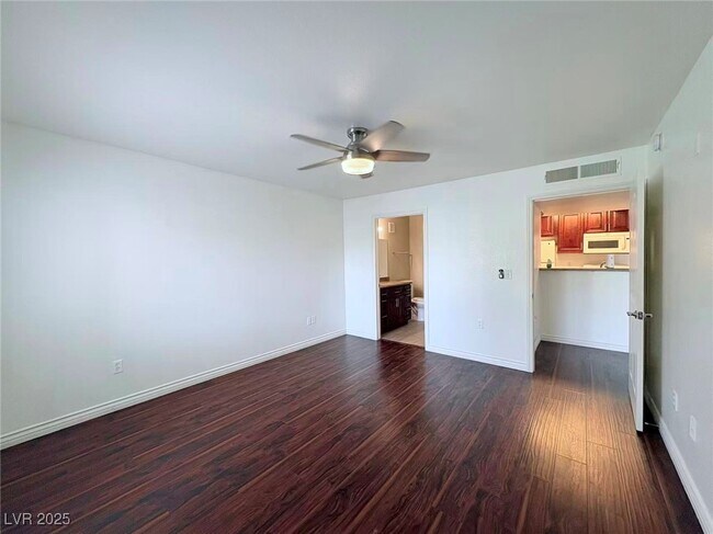 Building Photo - 7885 W Flamingo Rd