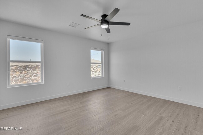 Building Photo - 5981 Ruidoso Downs St