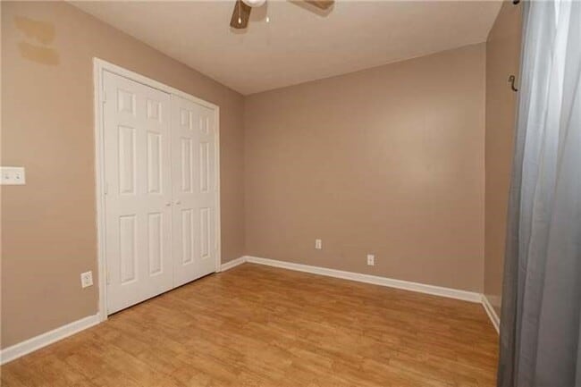 Building Photo - 5 Bedroom home available to rent!