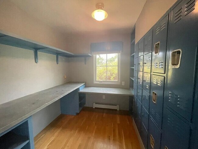 Building Photo - 1201 Escalante St