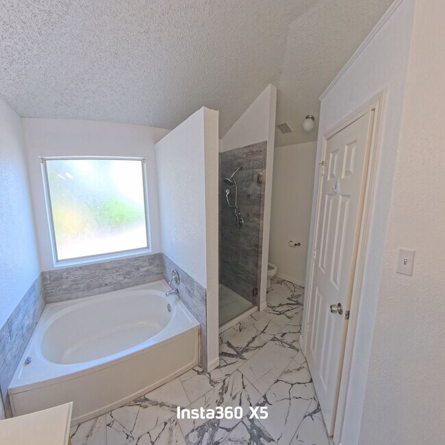 Building Photo - 1209 Montclair Dr