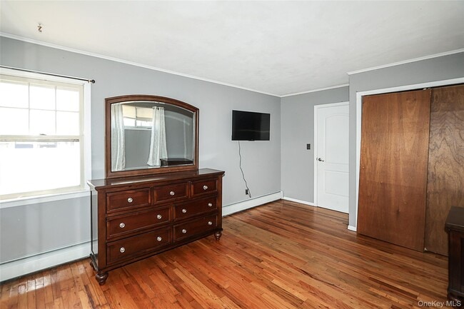 Building Photo - 987 Kings Pkwy