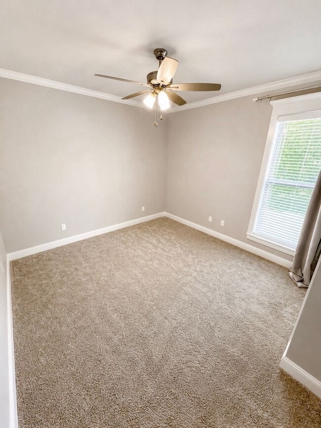 Building Photo - Forest Hills Subdivision!