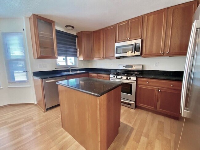 Building Photo - Spacious Briargate 4 Bedroom/3.5 Bathroom Home with huge Yard