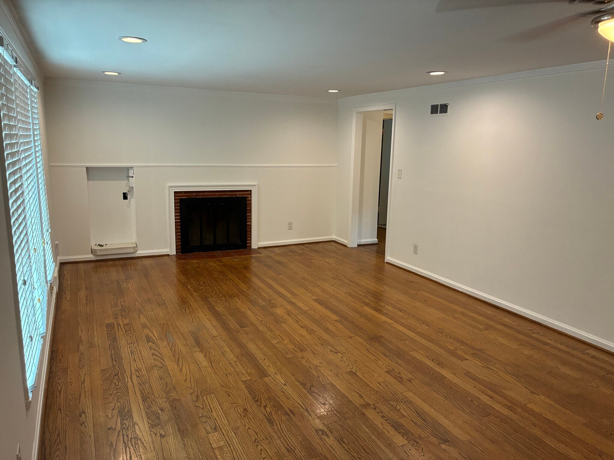 Building Photo - 3209 W 72nd St