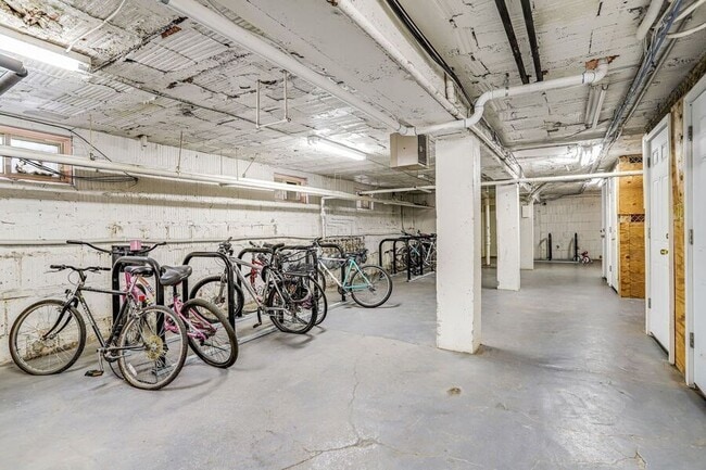 Building Photo - 1725 Lanier Pl NW