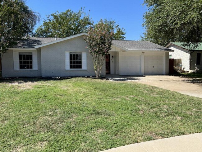 Building Photo - 3300 Winderemere Drive