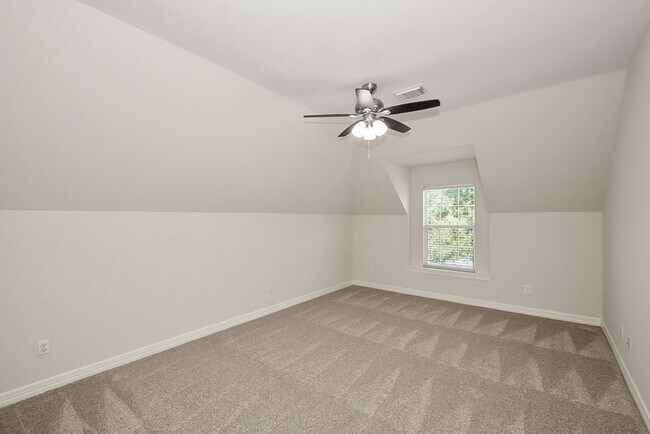 Building Photo - 4119 Pembrooke Way Dr