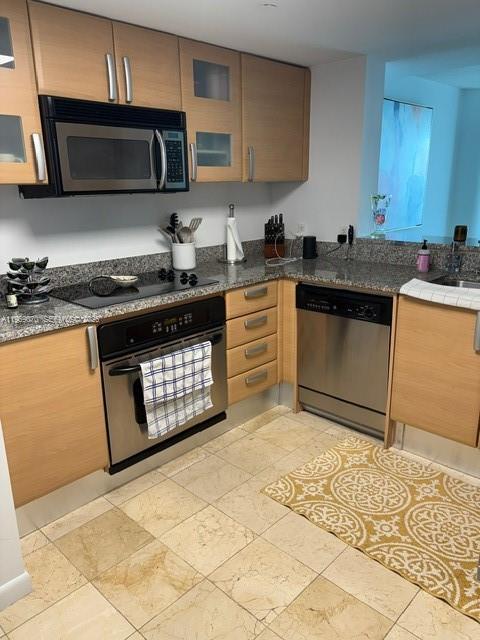 Building Photo - 2101 Brickell Ave