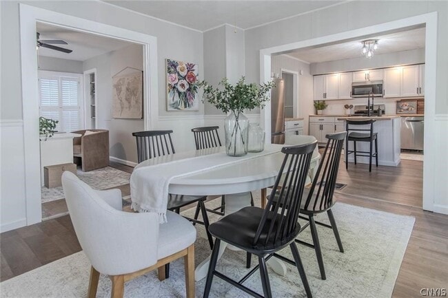 Building Photo - 406 Stone St