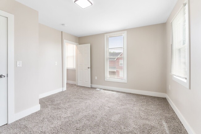 Building Photo - 837 Campbell Ave
