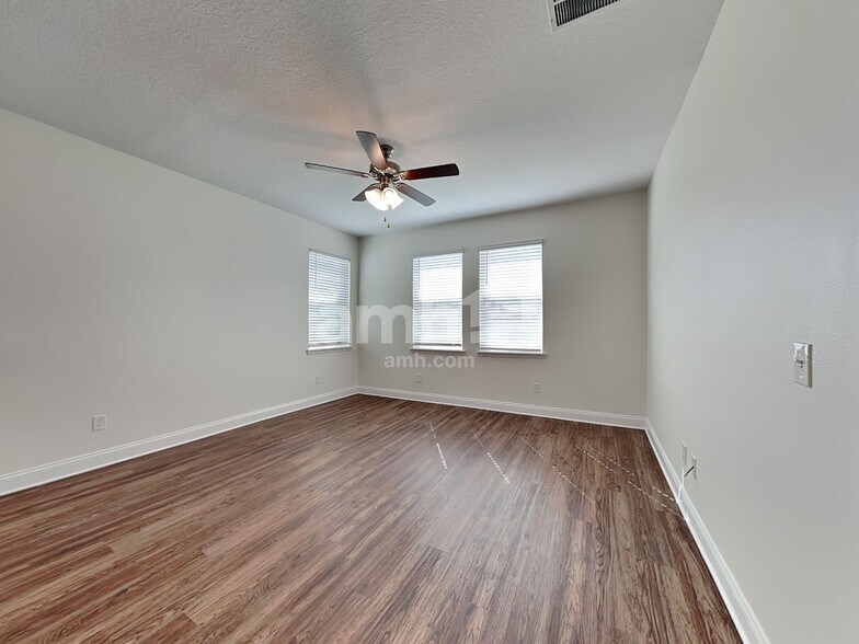 Building Photo - 2470 Ixora Ct