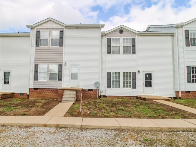 Building Photo - Charming 3BR/2.5BA Townhome Available Now