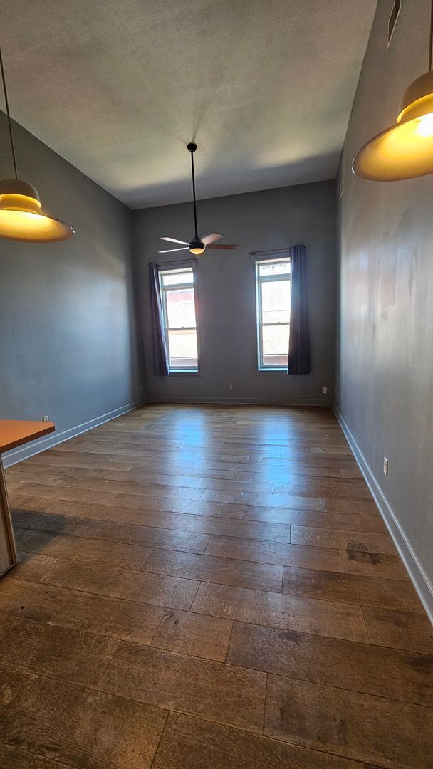 Building Photo - 204 N Walnut St