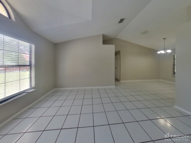 Building Photo - 4739 Harpers Ferry Ln