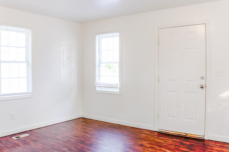 Building Photo - 835 Gladstone St