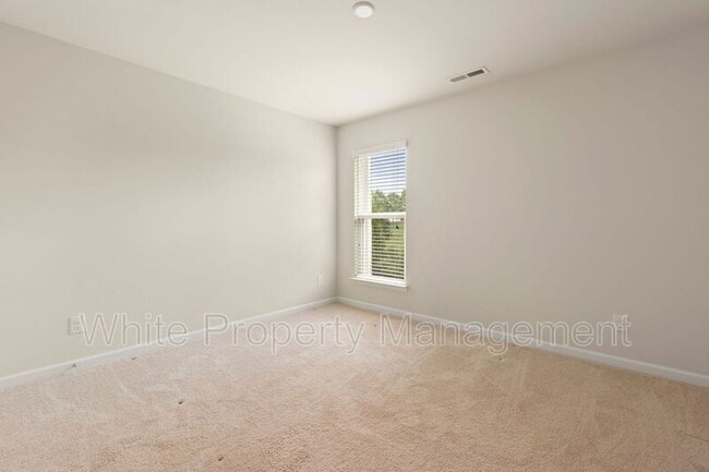 Building Photo - 15648 Canmore St