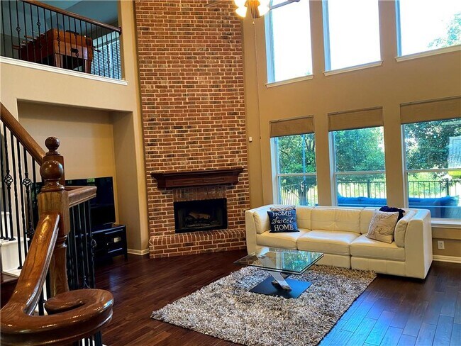 Building Photo - 9425 Lisi Anne Dr