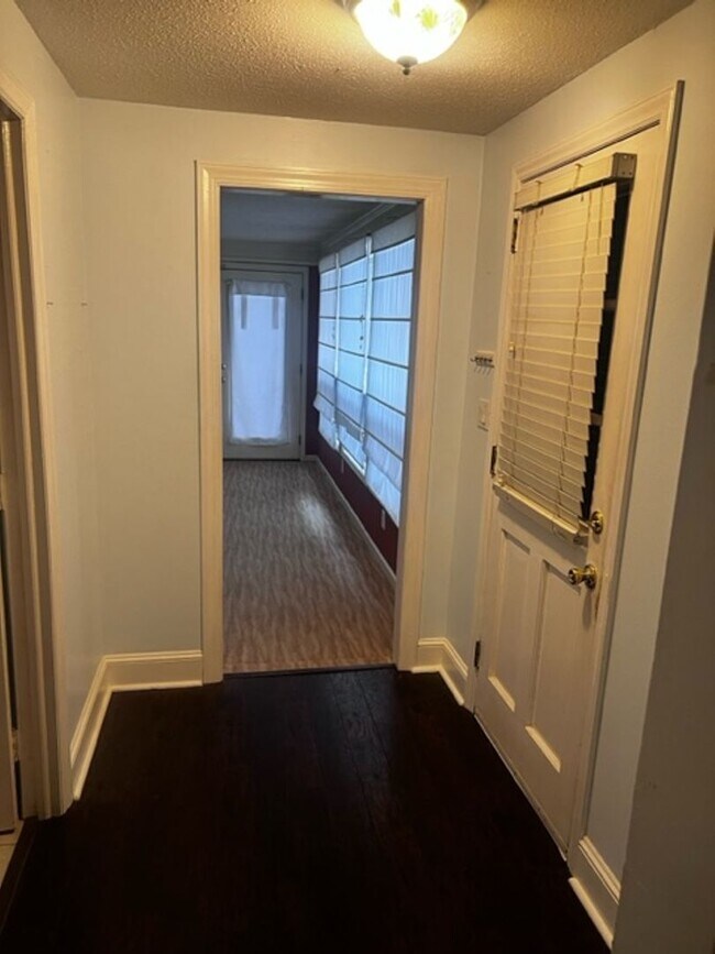 Building Photo - 4 bed, 3 bath home in Stonehaven