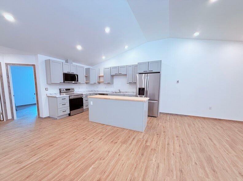 Kitchen/Dining Room Unit 4 - 2567 Old Mission Rd