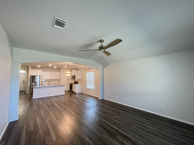 Building Photo - 301 Saddleback Trl