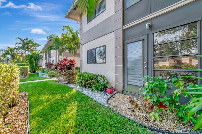 Building Photo - 15364 Lakes of Delray Blvd